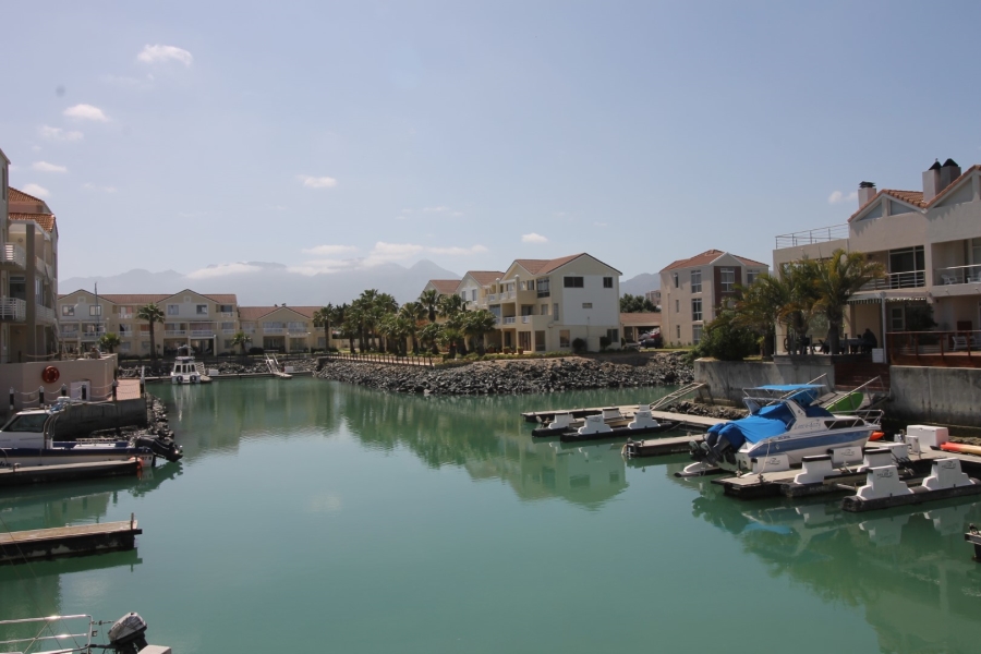 2 Bedroom Property for Sale in Harbour Island Western Cape